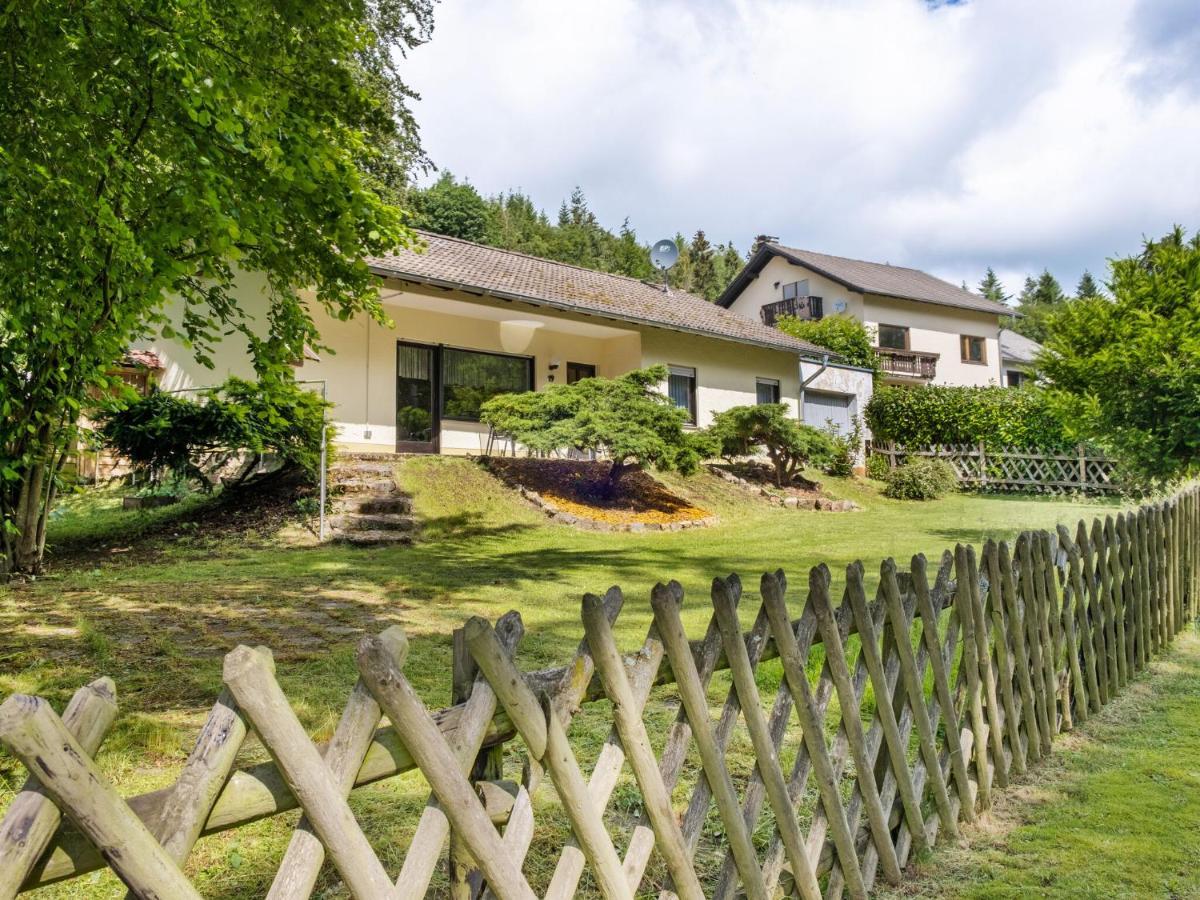 Idyllic Bungalow In Feusdorf With Forest View Habitación foto